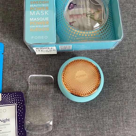 FOREO UFO 2 with masks - Picture 3 of 10